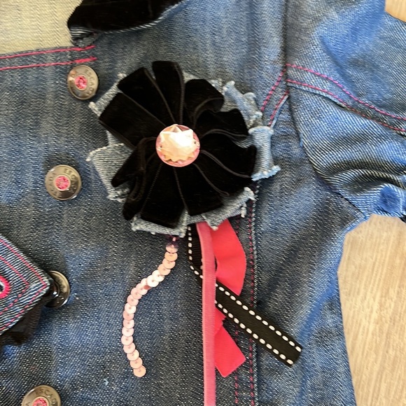 Gorgeous Escada set - Picture 6 of 9